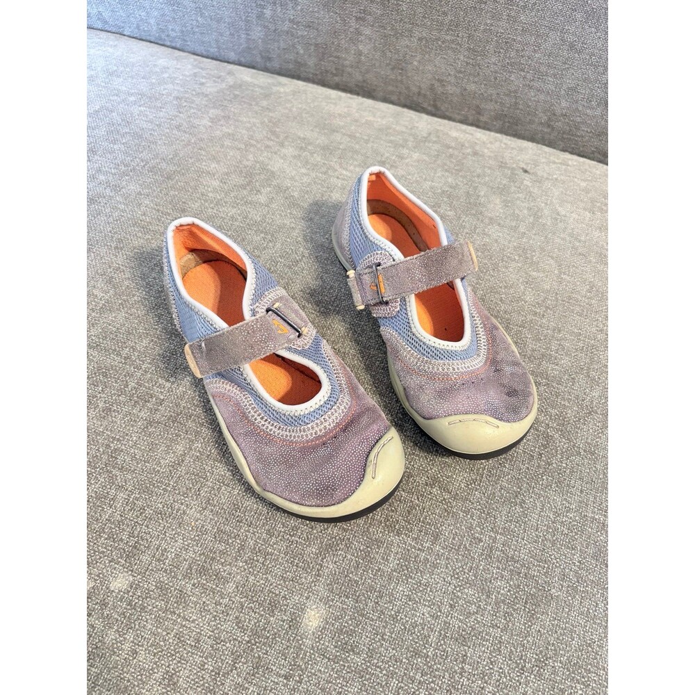 Plae Emme mary jane snekaers in shimmery silver size 13